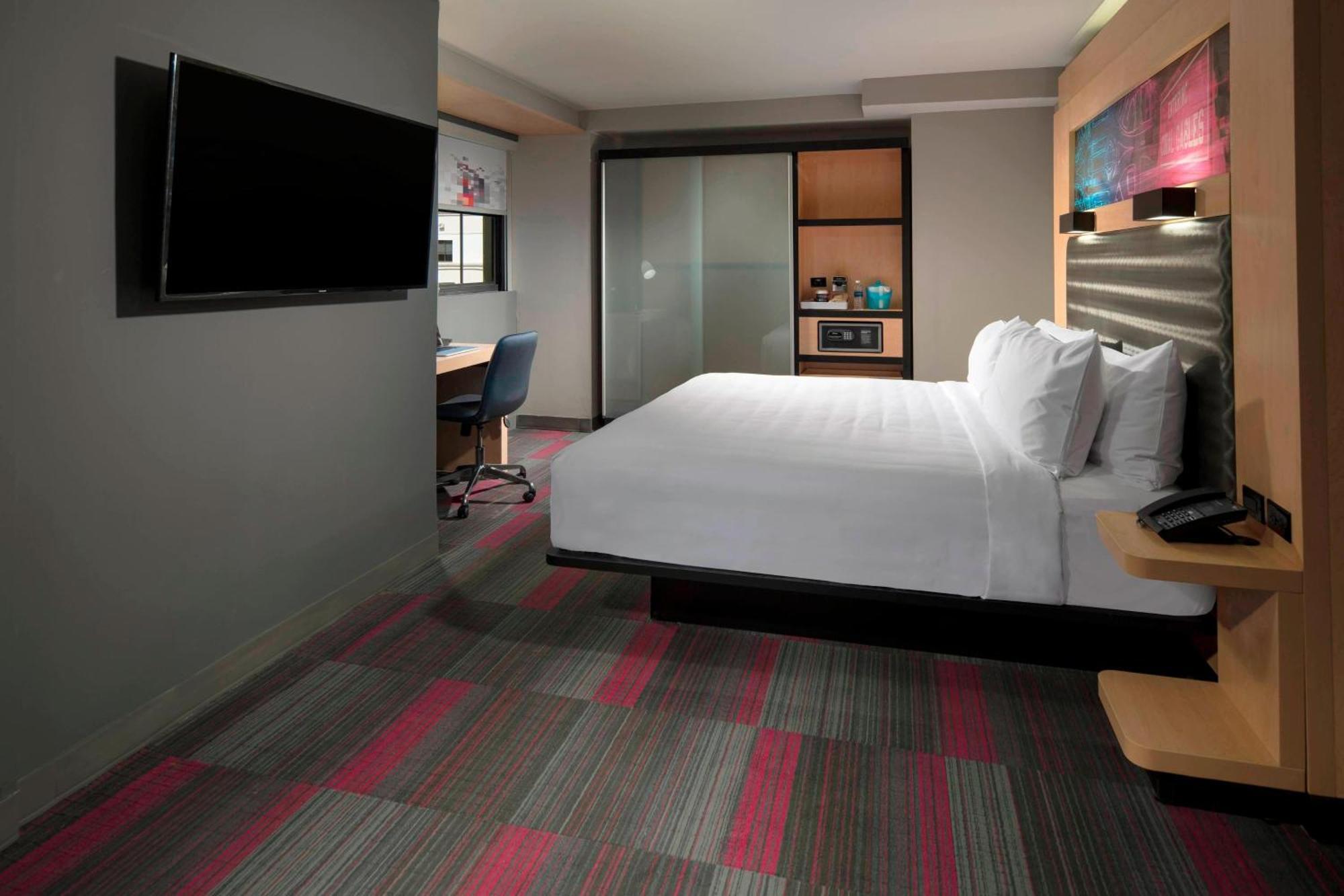 Aloft Coral Gables Hotel Exterior photo